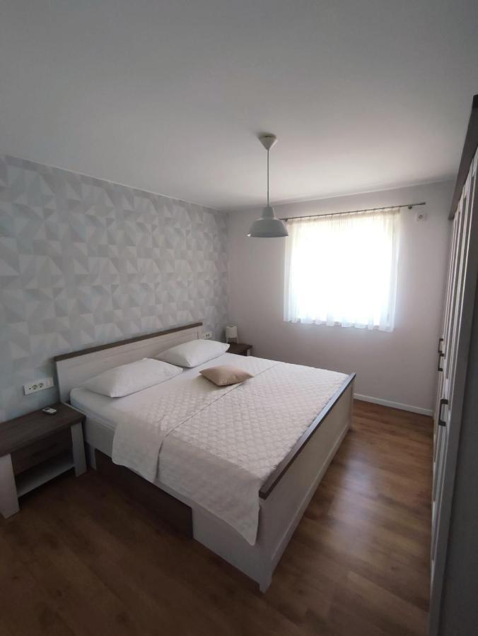 Holiday Home Cherry Tree Žrnovnica Exterior foto