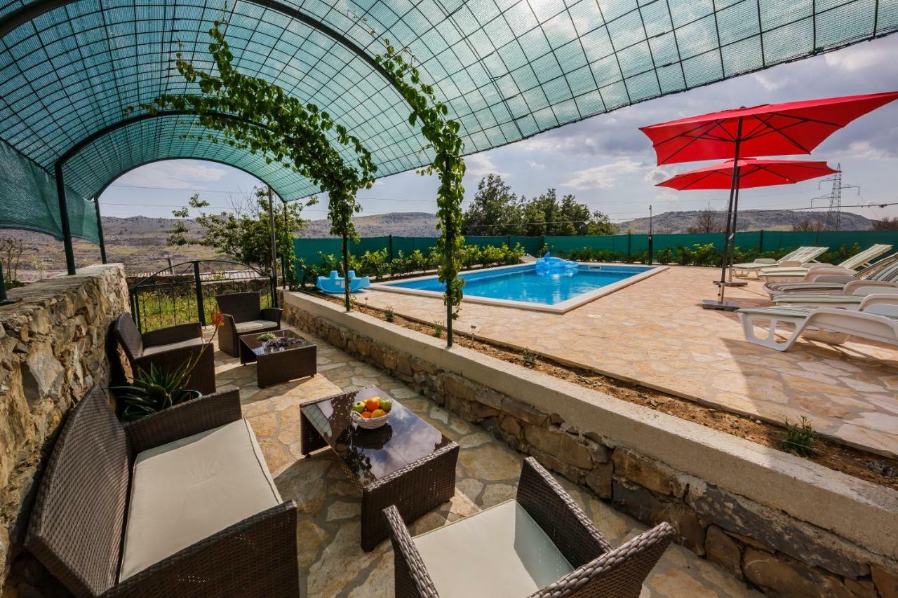 Holiday Home Cherry Tree Žrnovnica Exterior foto
